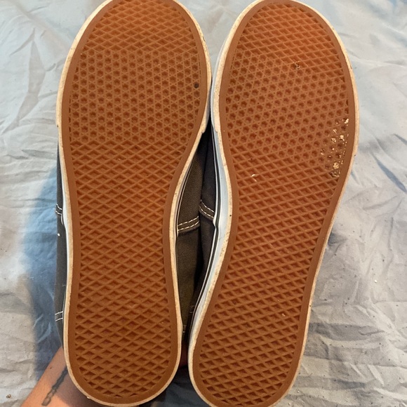 Vans - Picture 3 of 4